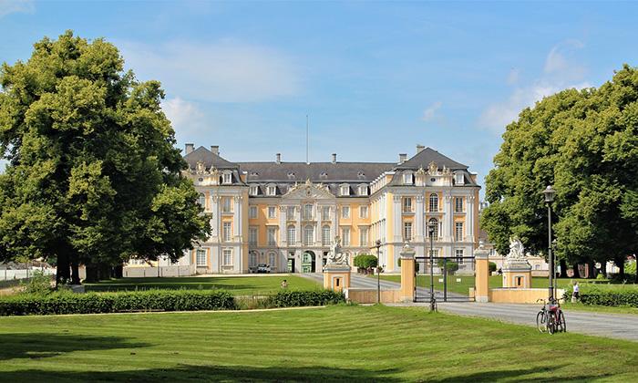 Schloss in Brhl