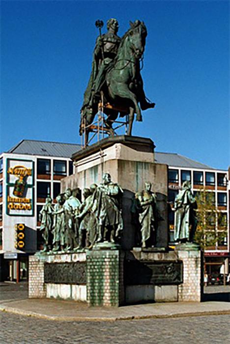 Bild des Reiterdenkmals auf dem Heumarkt